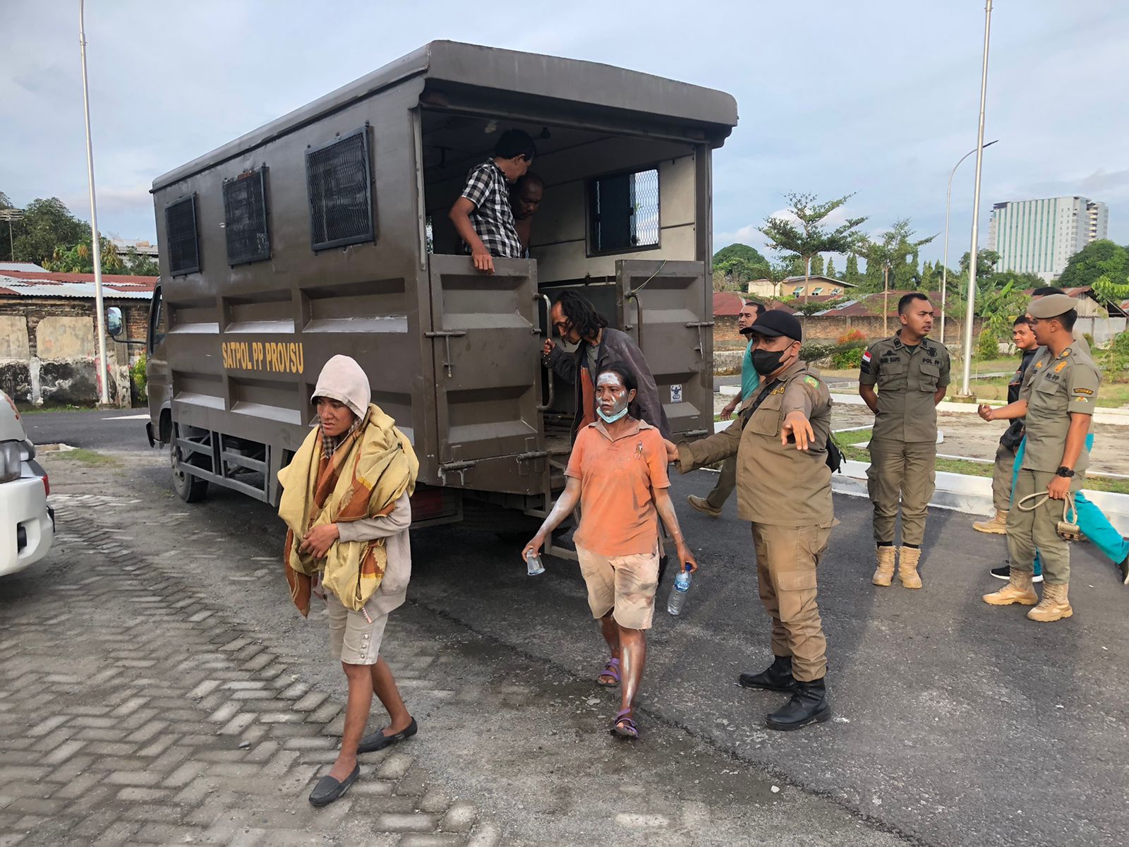 Kegiatan Patroli PMKS ( Penyandang Masalah Kesejahteraan Sosial :  Gelandangan, Pengemis,dan Manusia Silver / Manusia Badut di Wilayah Kota Medan